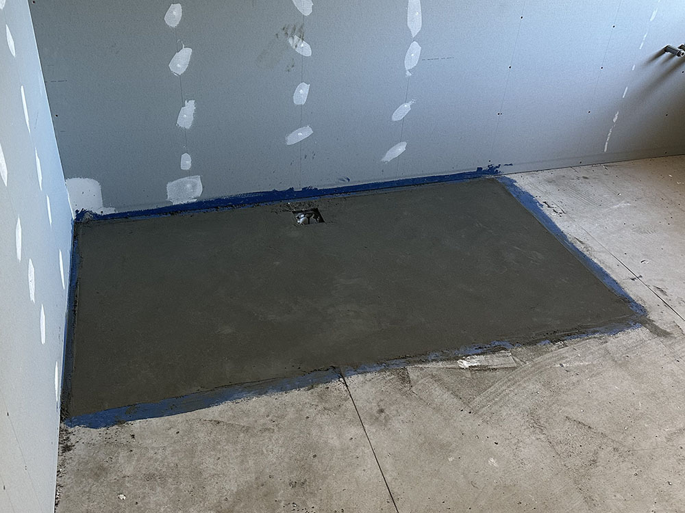 Shower base screeded